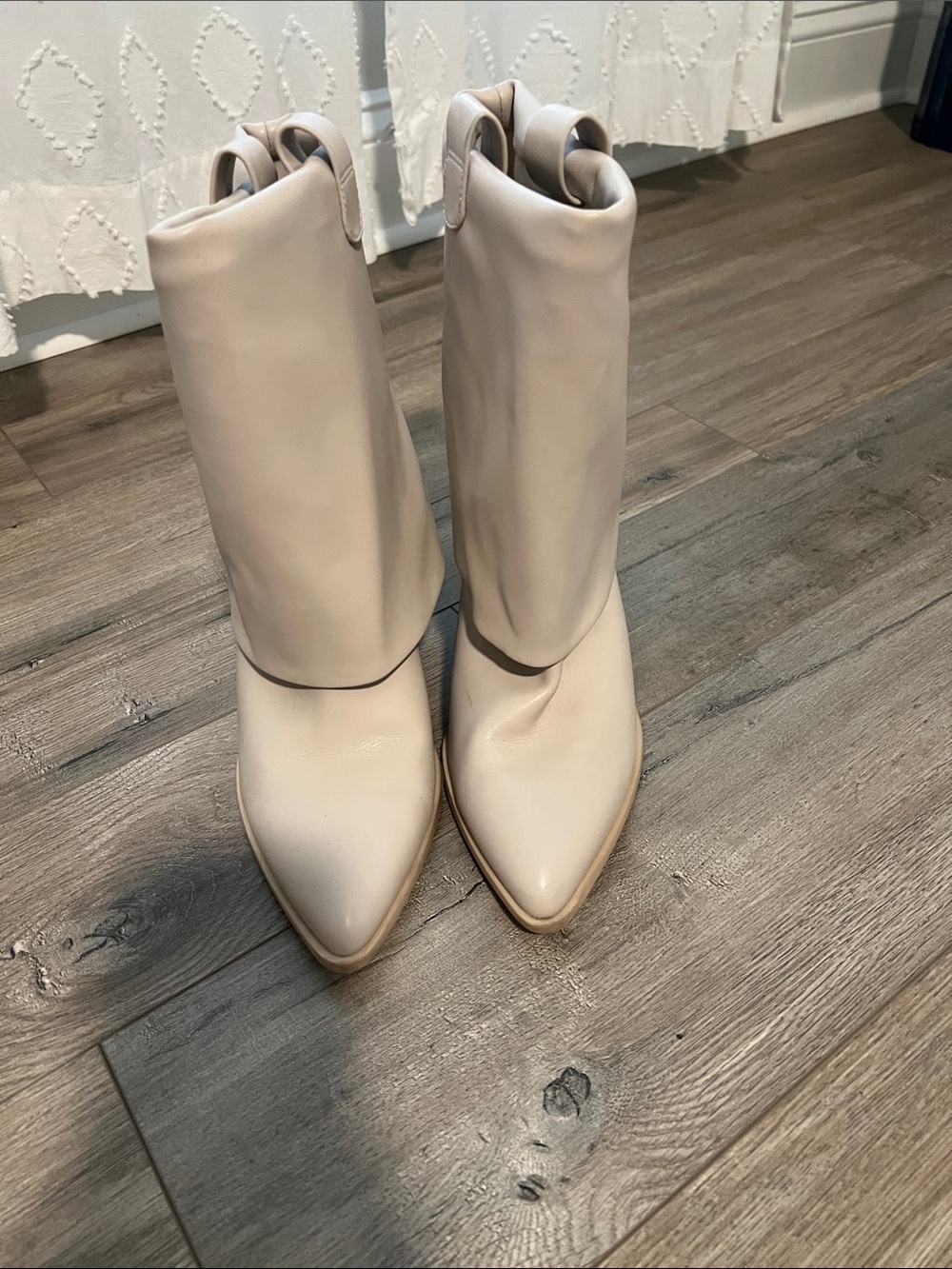 Steve Madden Cream Pointed-Toe Mid-Calf Heeled Boots size 9